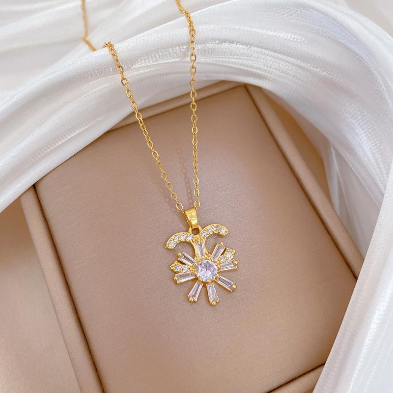 Crescent Moon Flower Full Diamond Light Luxury Temperament Gorgeous Full Diamond Necklace Female Versatile Collarbone Chain Titanium Steel Chain