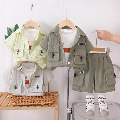 Klučičí třídílný oblek léto 2025: Pohledná košile s krátkým rukávem s dětskými pracovními oděvy