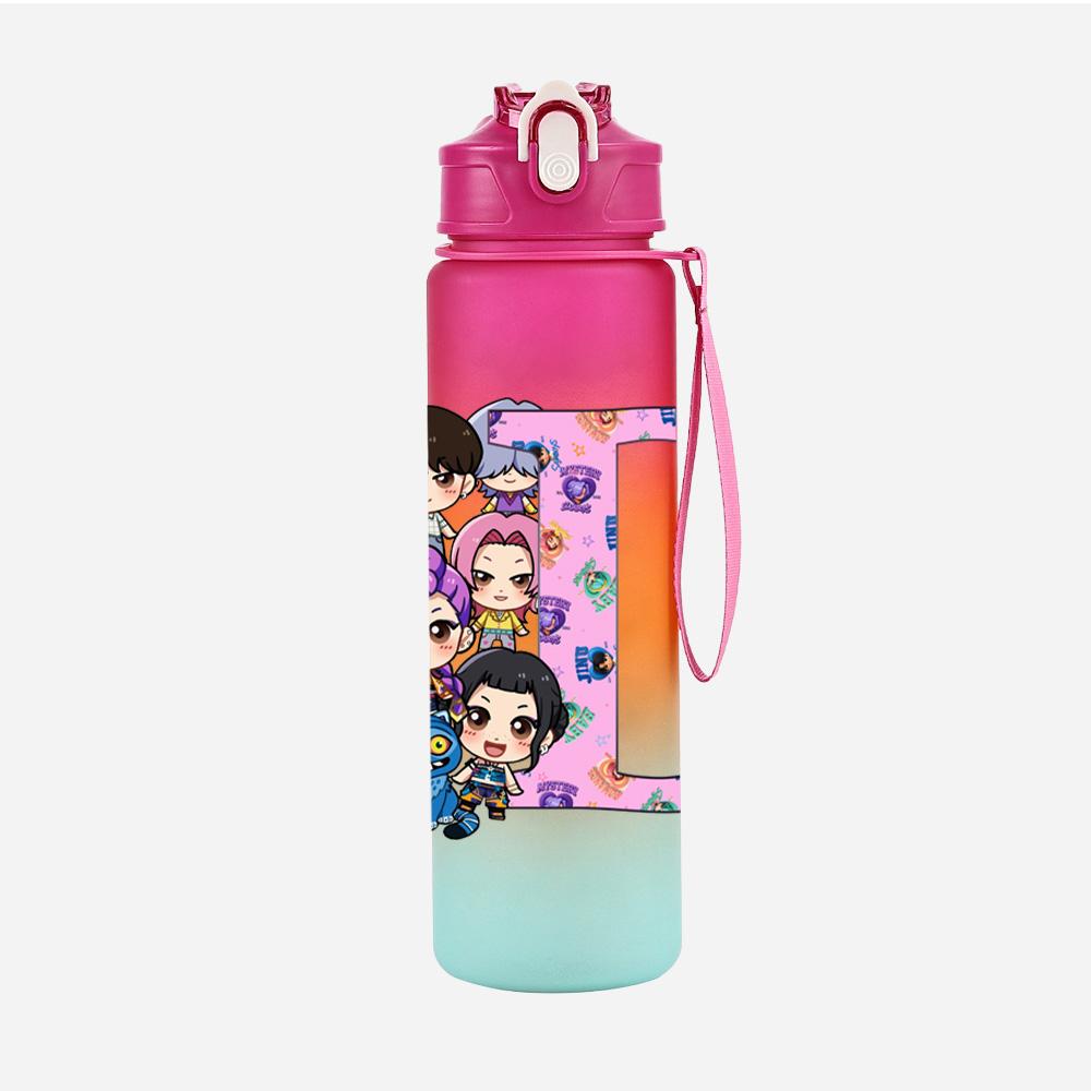 26 Lettere Inglesi K-Pop Demon Hunters Stampato 750ml Borraccia Grande Capacità Tazza da Bere Portatile Sport all'Aperto Tazza da Acqua Regalo per Bambini