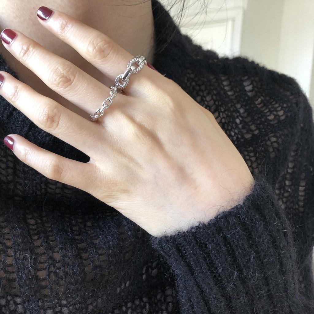 Chic And Stylish 925 Pure Silver Chain Ring Adjustable Size Perfect For Gifting