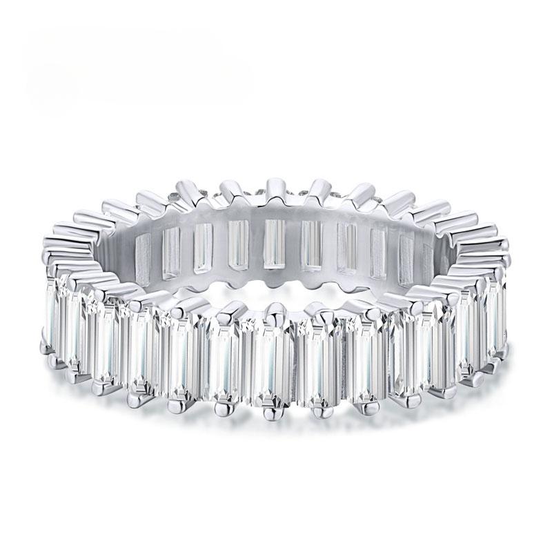 2 * 4 mm D-Farbe VVS1 Smaragdschliff voller Mossanit-Ring für Damen und Herren, 925er Sterlingsilber vergoldet, 18 Karat klassisches Diamant-Ewigkeitsband