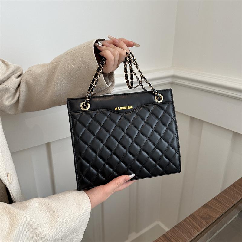 

Сумка-цепочка с ромбом, вместительная женская сумка, весна 2024, новая ниша, универсальная модная повседневная сумка-мессенджер чёрный