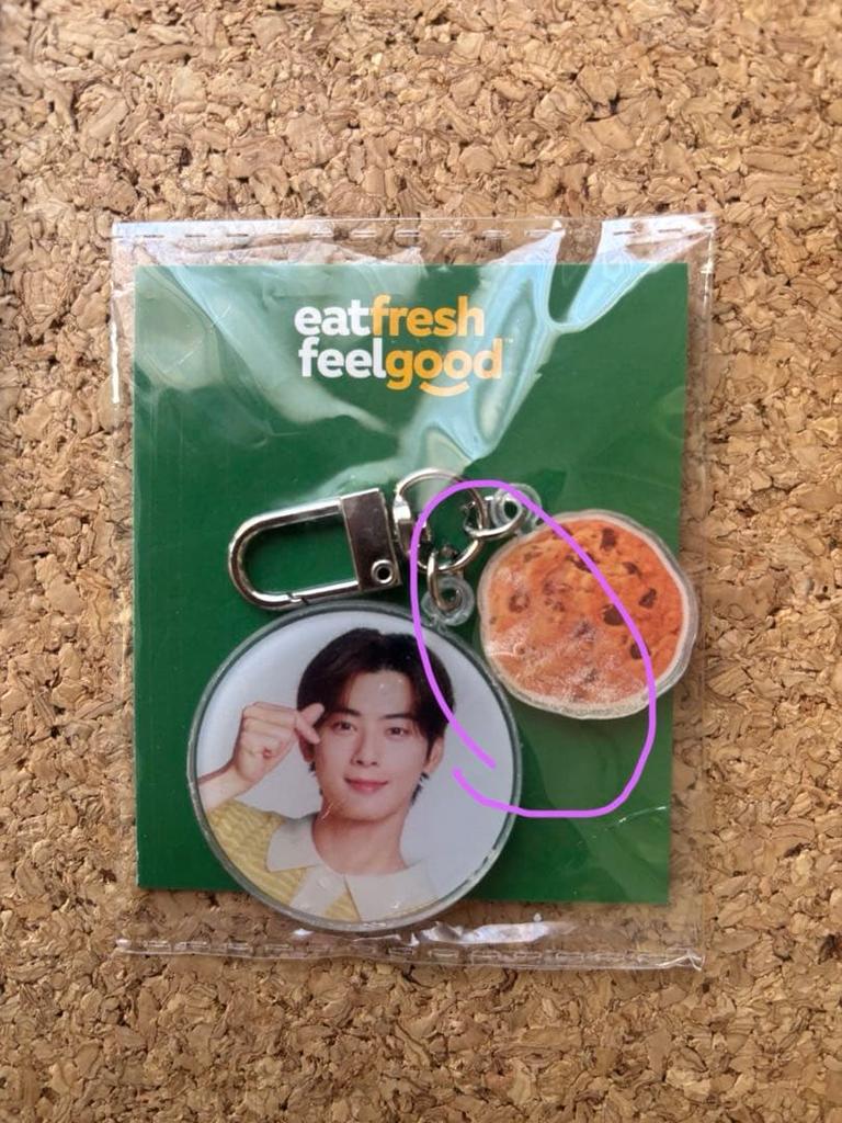 [USED] Cha Eun-woo Korean Subway Acrylic Keychain, Trading Card, Card