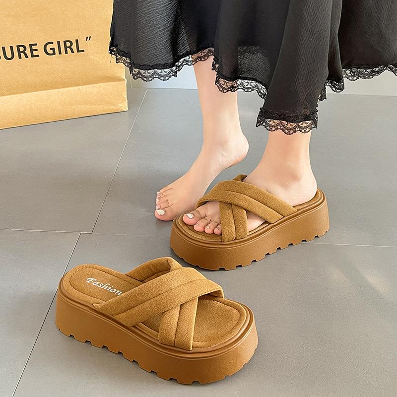 Fashion versatile thick-soled heightening one-word slippers 2025 summer new fairy wind open-toed cross outer wear female cool slippers