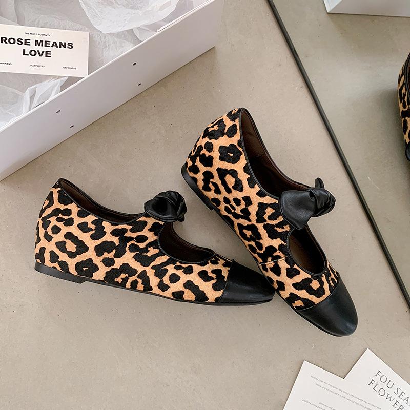

2025~ Spring Xiaoxiangfeng bow shallow mouth single shoes women s French retro flat Mary Jane small leather shoes 40 цветной печати леопарда