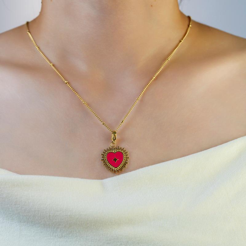 European-American Retro Heart Pendant Titanium Necklace