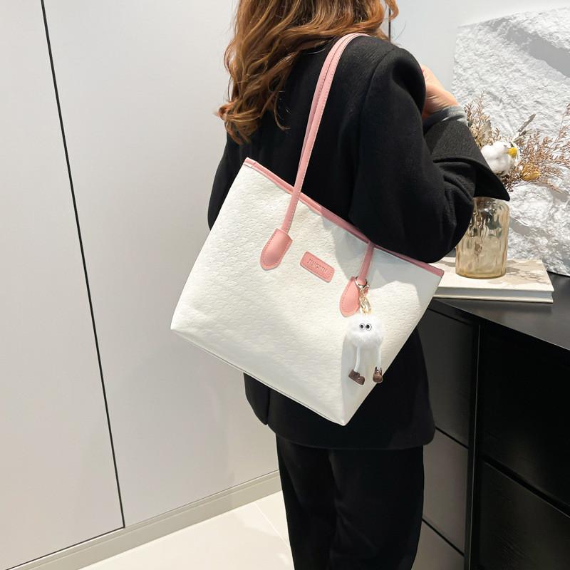 Trendy Medium-sized Pu Tote Bag For College Students With Comfortable Shoulder Strap