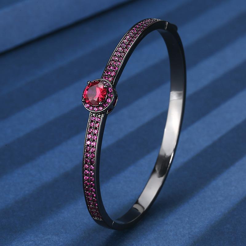 

Autumn And Winter Jewelry Imitation Red Corundum Blue Spinel Retro Black Gold Bracelet Heroine Stone 6.5