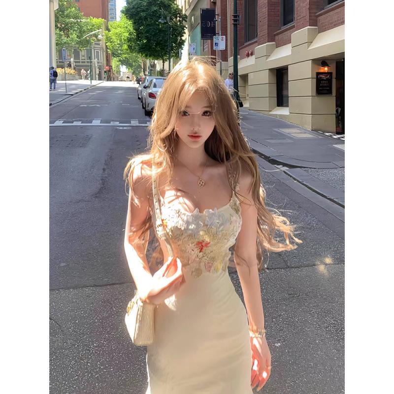 Damen Figurbetontes Fishtail-Kleid mit Blumenspitzen-Netz - Schlankmachende Spaghettiträger, Taillenbetonend, Sanfter Stil für Frühling und Sommer