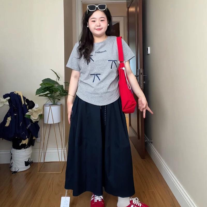 

2026 Plus Size Grey Round Neck Bow Embroidered Tummy-Slimming American Style Women s T-shirt and Skirt Set 4XL