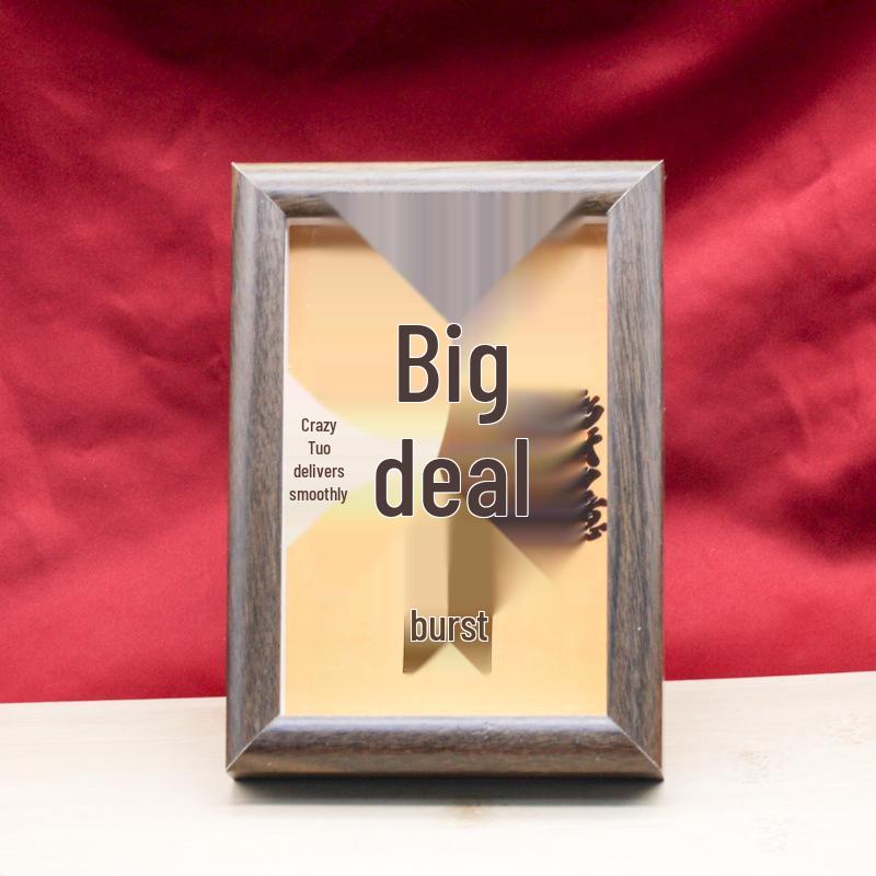 

Dynamic Ornaments: Elegant Photo Frame for Home and Office Display
