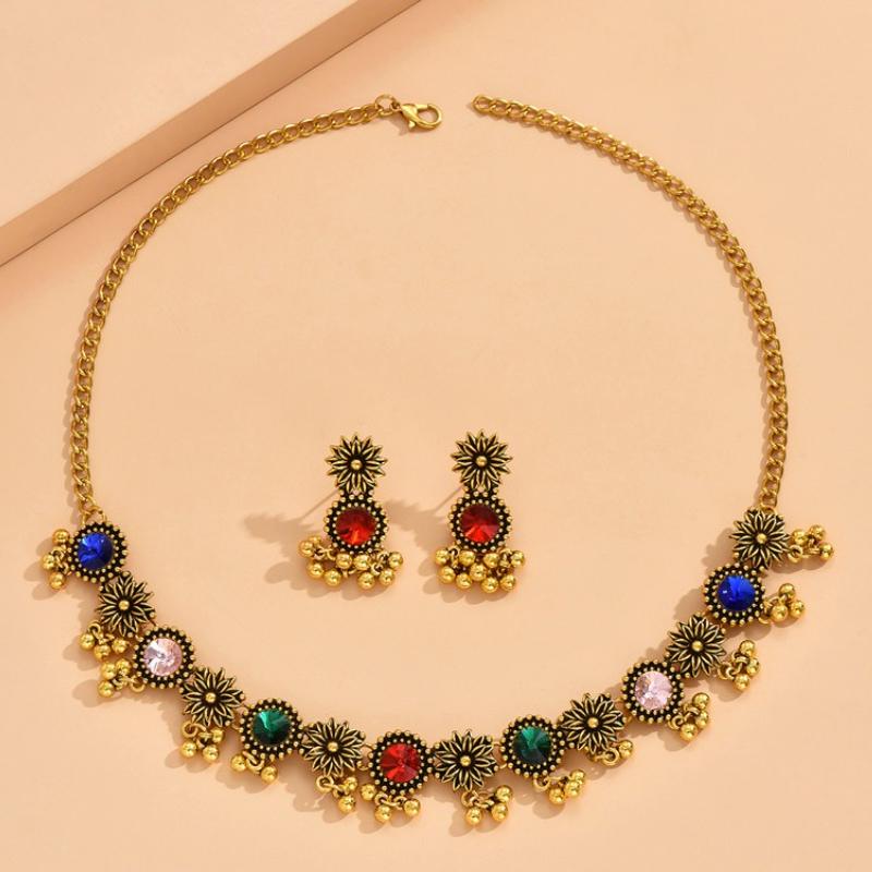 Women Necklace Earrings Fashionable Retro Flower-patterned Diamond-encrusted and Elegant Women's Necklace Earrings Jewelry Set
