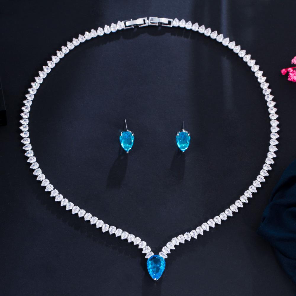 

Модный креативный набор из двух предметов: ожерелье и серьги с блестящим цирконом и бриллиантами каплевидной формы