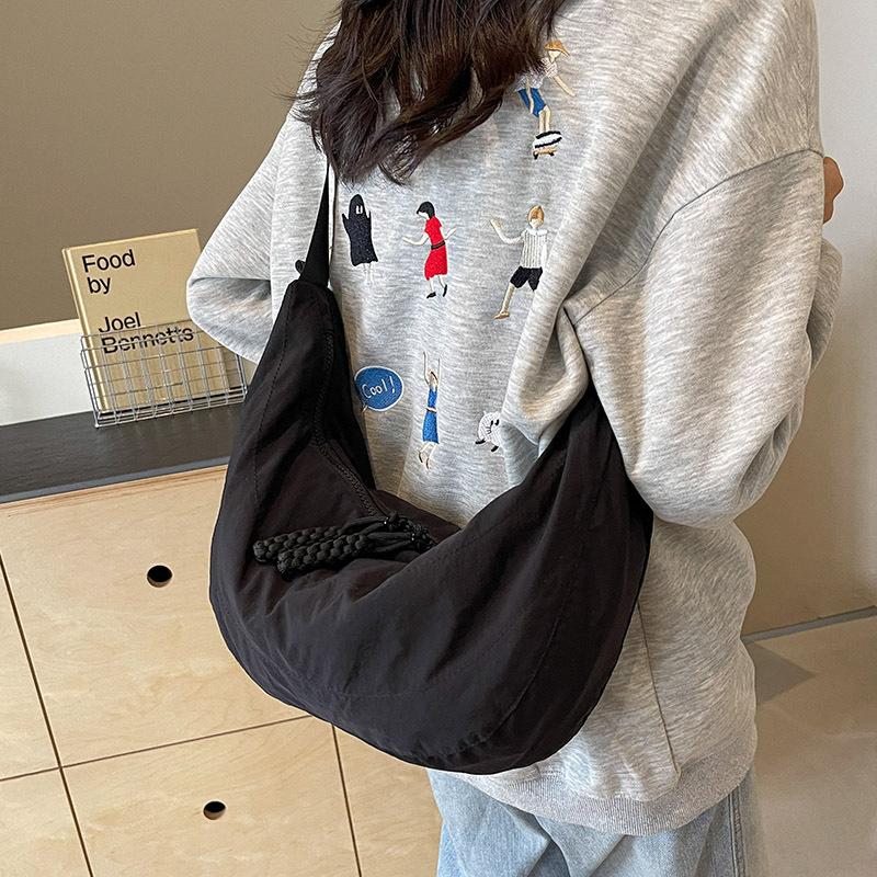 Korean version diagonal span bag Harajuku large capacity shoulder shoulder unisex dumpling bag crescent nylon underarm shoulder bag
