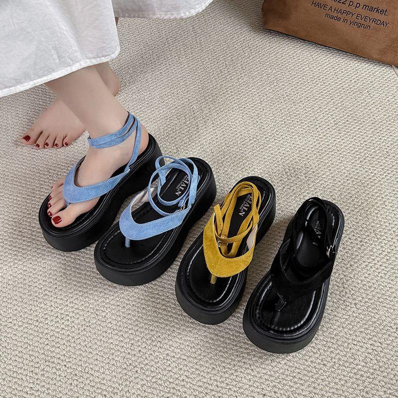 Thick-soled Small Sandals Women's 2025 New Summer Wear High-end Feeling with Skirt Toe-increasing Flip-flops