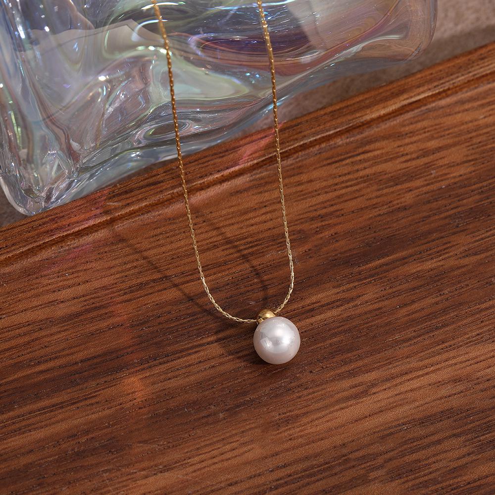 Lucky Bag Hetian Jade Titanium Steel Women's Necklace - Light Luxury Pendant Clavicle Chain, Simple Ins Choker.