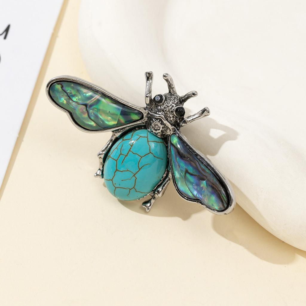 Fashion Brooch Pin With Shell And Stone For Elegant Clothing Accessory Gift