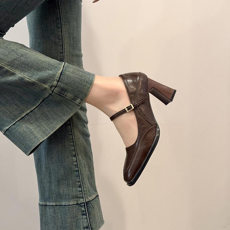 2025 new retro light mouth single shoes women's French high-heeled Mary Jane shoes with small square head thick heel fashion shoes