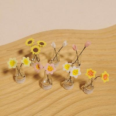 1:12/1:6 Puppenhaus Miniatur Blumenvase Blumenornament Mini Sonnenblume Tulpe Lilie Blumenarrangement Vase Puppenzubehör