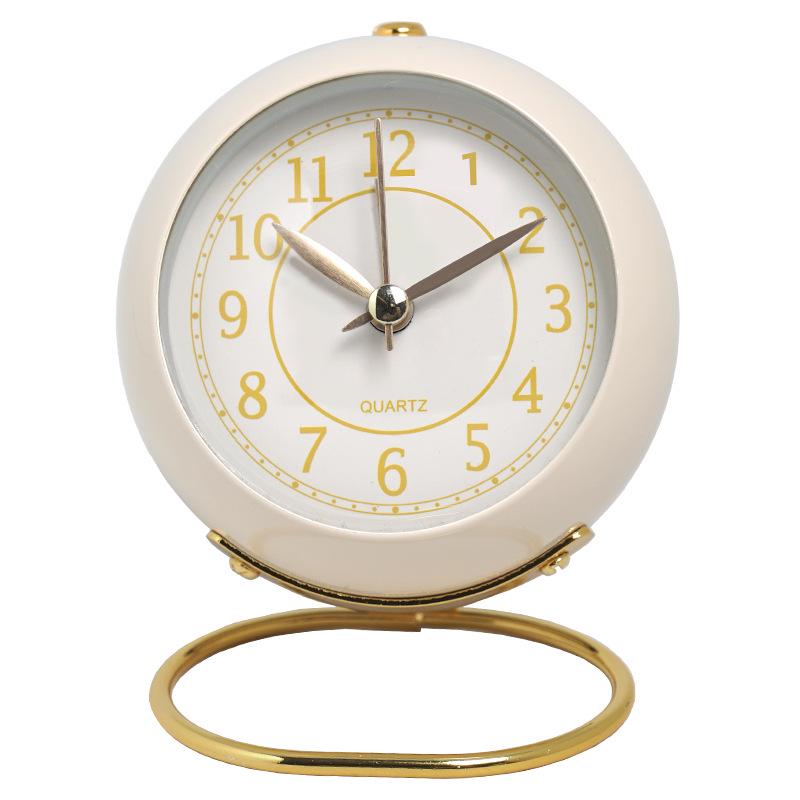 

Бесшумные европейские кварцевые светящиеся часы для детей - Креативный металлический дизайн для гостиной, спальни или кабинета белый