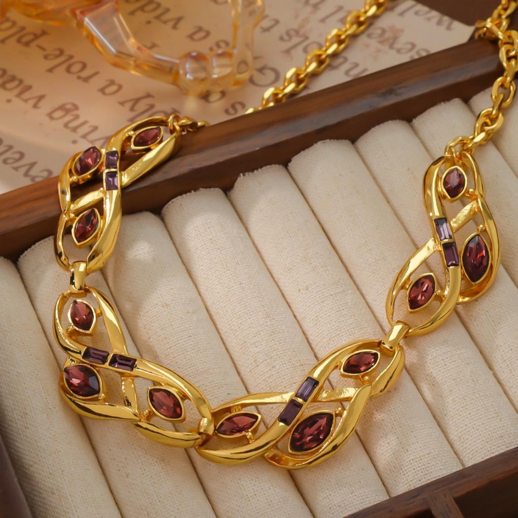 Vintage Necklace Earring Set Niche Design Fashionable Personality Plated With Real Gold