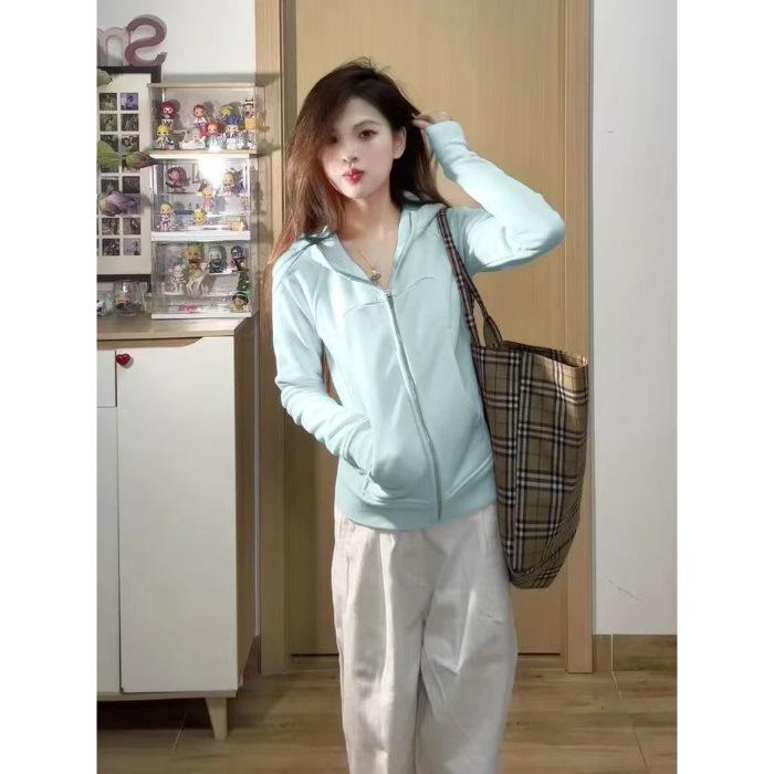 Chic Blue Slim-Fit Cardigan: Flattering Zip-Up Jacket for Petite Women, Fashionable and Versatile Dopamine Dressing. S