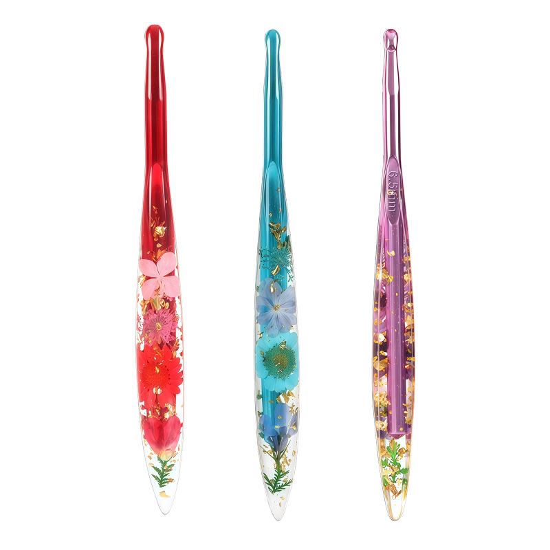 Set of 9 Colored Anodized Aluminum Crochet Hooks with Creative Resin Handles and Exquisite Flower Design