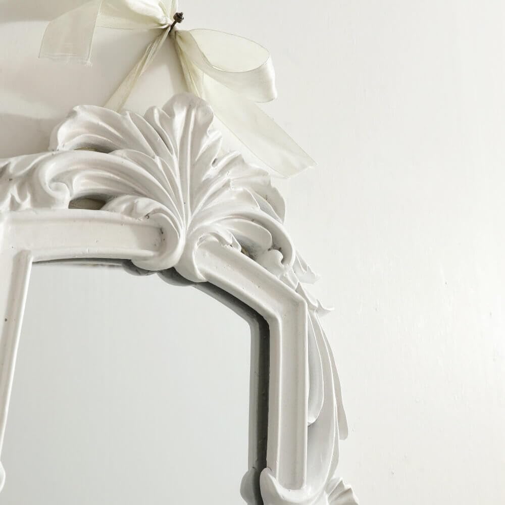 Antique style hand mirror type wall with ribbon for decorative mirror mirror, mounting, white,