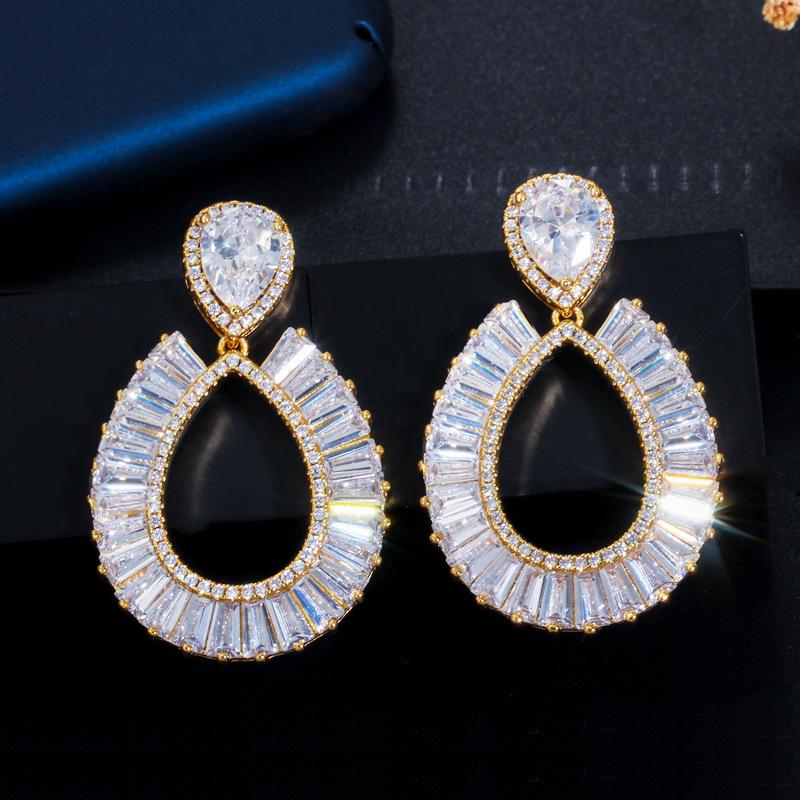 

E0275 Tide Atmospheric Ear Jewelry Full Of Zircon Hollow Oval Circle Earrings Needles золотой