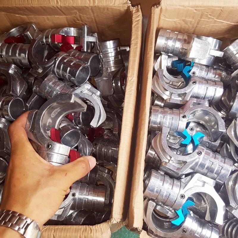 Hliníková odlitá svorka pro pódiovou truss trubku 50mm rychloupínací dráp rychloupínací dráp
