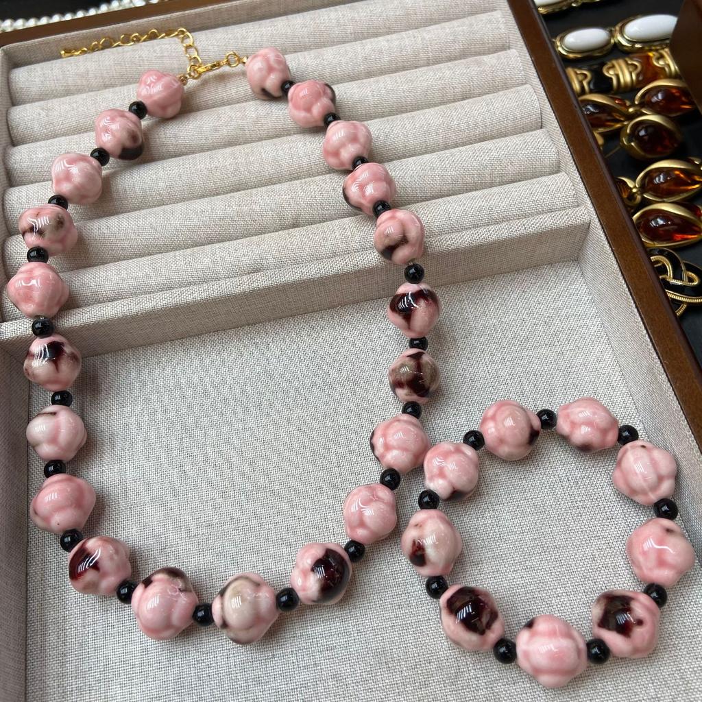 New Medieval Vintage Fashion Retro Design Old Material Pink Frog Skin Glazed Plum Blossom Necklace Beaded Earrings