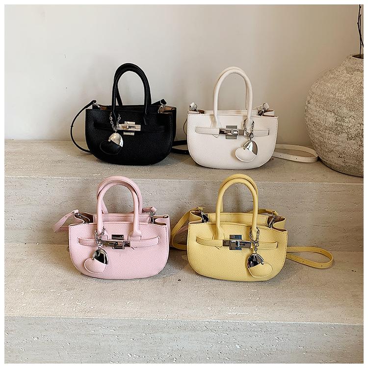 Premium sense of foreign style small bag women's 2025 new summer versatile messenger bag fashion super hot handbag leisure bag