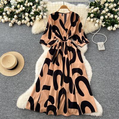 Retro V-neck Seven-quarter Sleeve Printed Dress for Women French Waist-hugging and Slim Temperament A-line Long Dresses