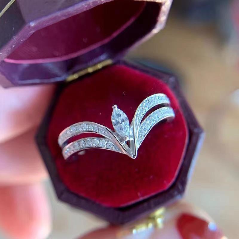 Elegant 18K Gold-Plated V-Shape Marquise Simulated Diamond Ring for Women, Open Adjustable with High-Carbon Diamonds Open Adjustable