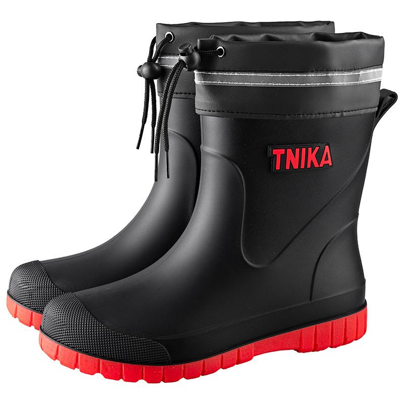 Men's medium rain boots tide and rainy day travel wading shoe bundle waterproof men's rain shoes non-slip rubber shoes thermal cover shoes