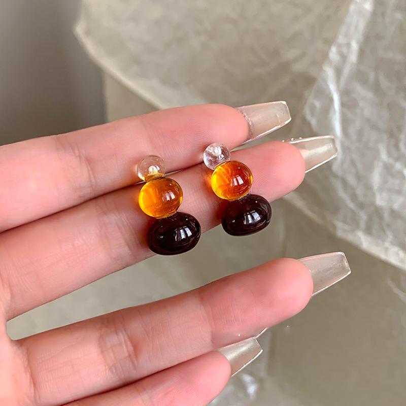 Maillard coffee color geometric earrings 2025 light luxury high-end temperament stud earrings niche retro style earrings