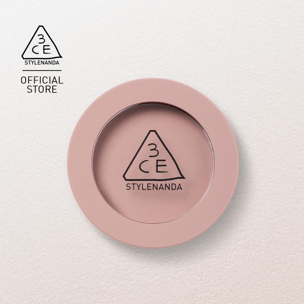 Blush viso 3CE, pigmenti traslucidi leggeri, texture liscia come la seta, facilmente sfumabile, colorito dall'aspetto naturale.