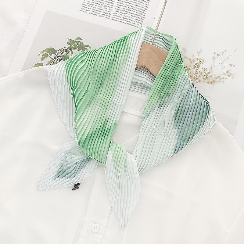 Retro Color Block Crinkled Square Scarf - 70cm Pleated Neckerchief in Imitation Silk for Women