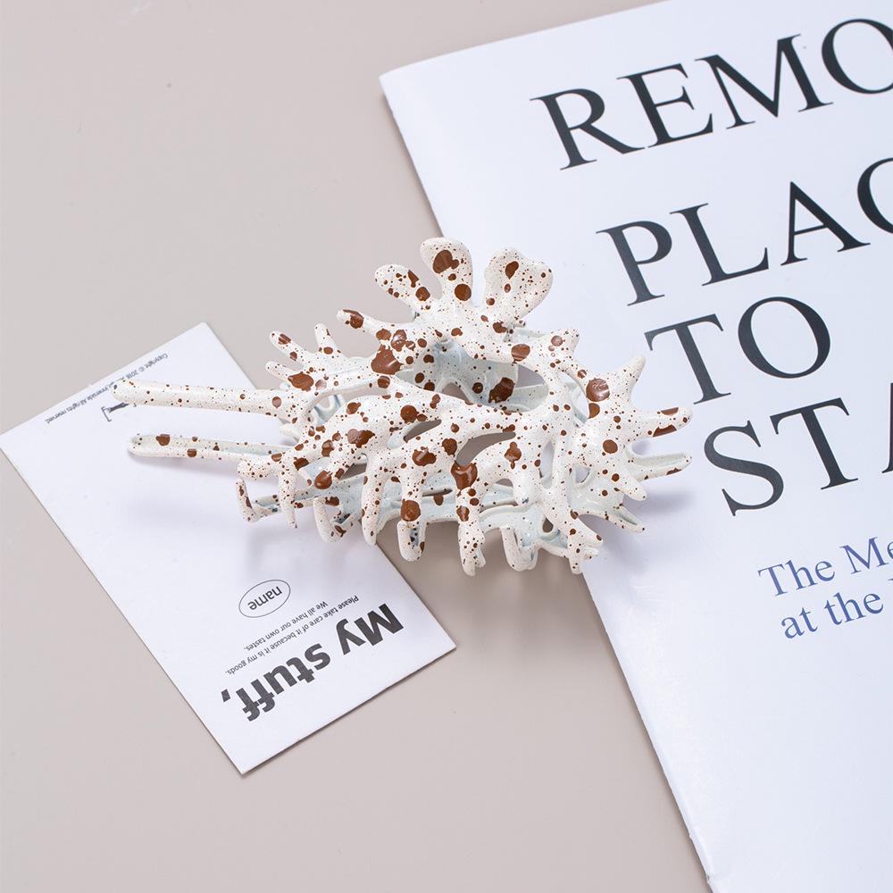 Multicolor Conch Shark Hair Clip - High-End Back Hair Accessory Design