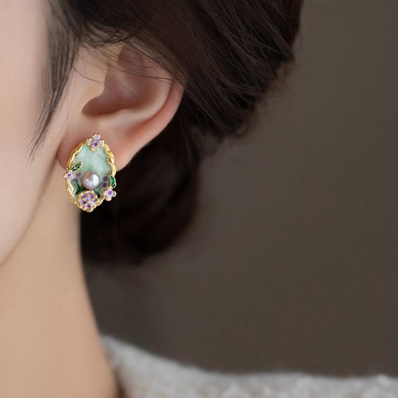 Vintage Oil Painting Flower Stud Earrings for Women Exquisite Metal Peach Blossom Earrings Jewelry Gifts Daily Fancy Accessories
