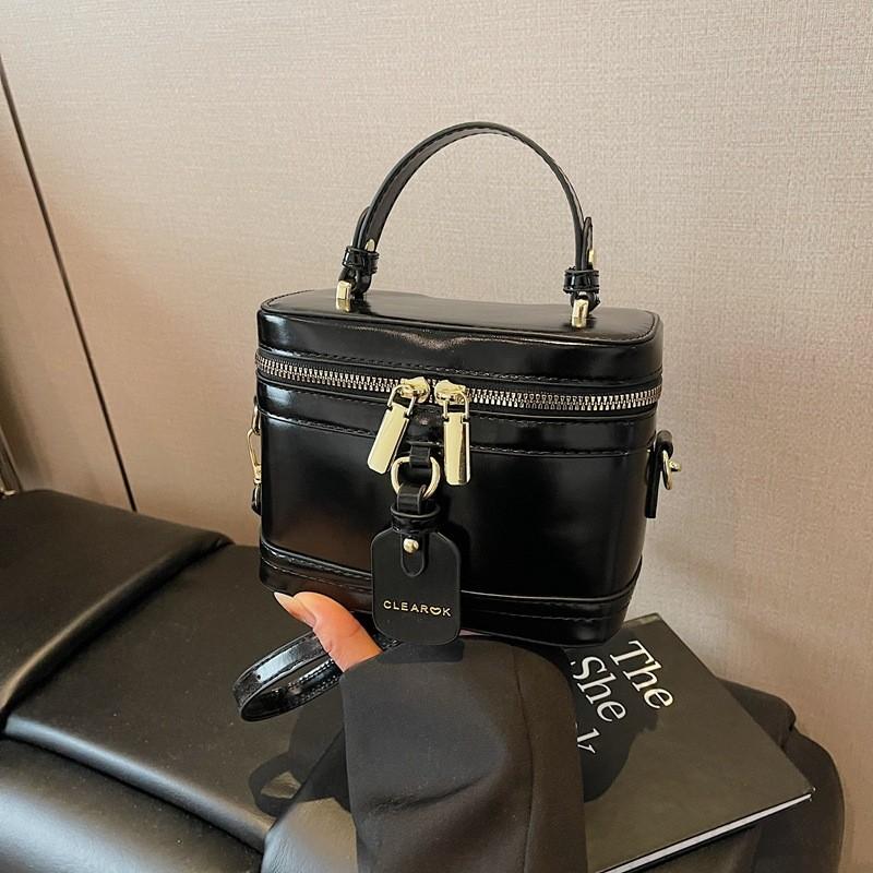 Ielgy Fashionable All-Match One-Shoulder Messenger Portable Bucket Bag