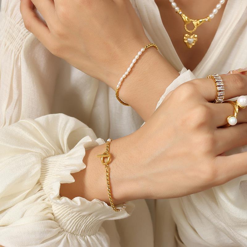 Korean Fashion Freshwater Pearl Bracelet with 18K Gold OT Clasp