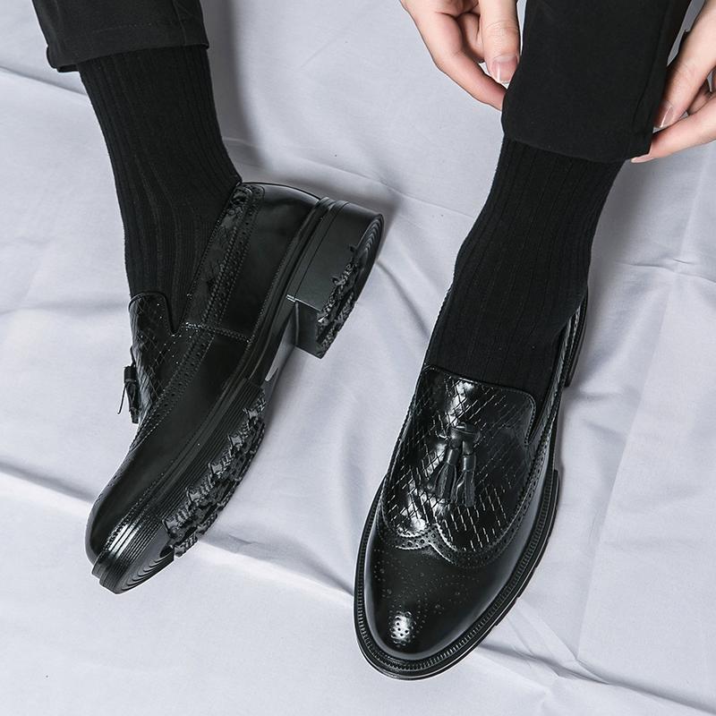 Mode Quasten Slipper Herren Kleiderschuhe Mode Slipper Herren Business Casual Schuhe Leder Brogue Grabbraun Hochzeitsschuhe für Herren Frühling