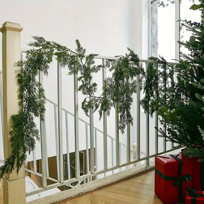 Ghirlanda di Pino di Norfolk Tocco Reale 1,9 m Ghirlanda Verde Artificiale di Aghi di Pino Finti per Decorazioni Natalizie