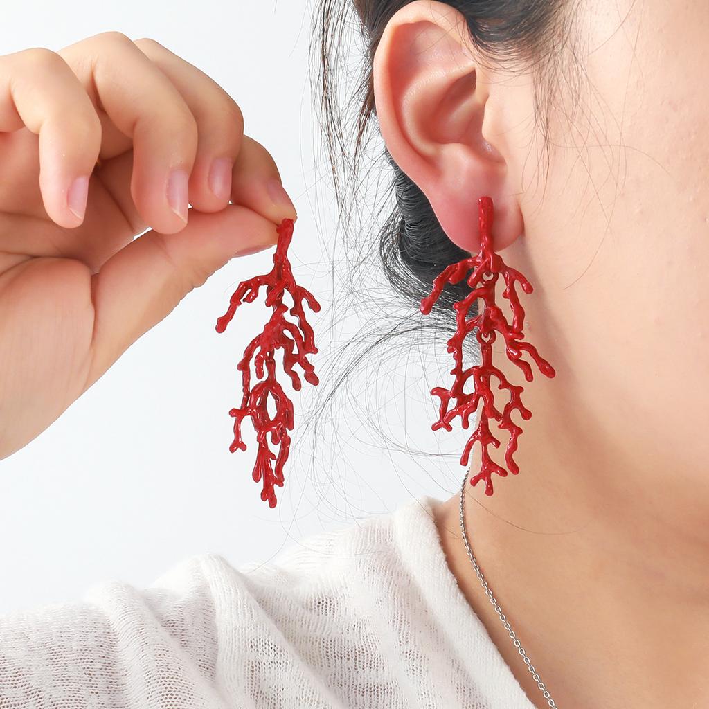 Ladies' Minimalist Beach Natural Style Multi-layer Coral Earrings