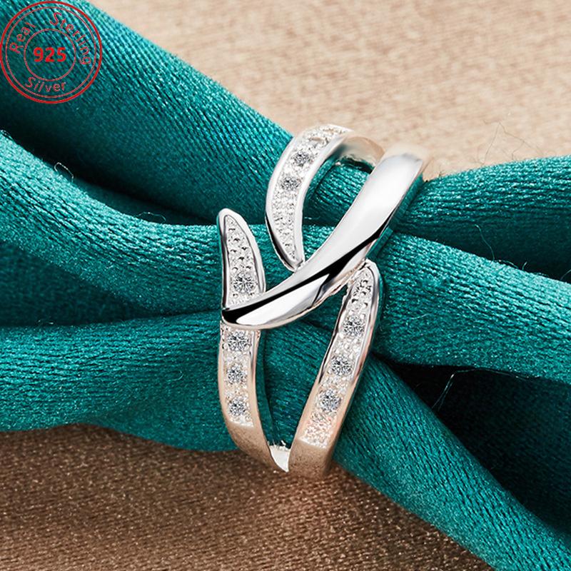 Pure Silver Geometric Synthetic Zircon Ring, Hypoallergenic, Suitable for Daily and Party Wear, Trendy and Charming Gift
