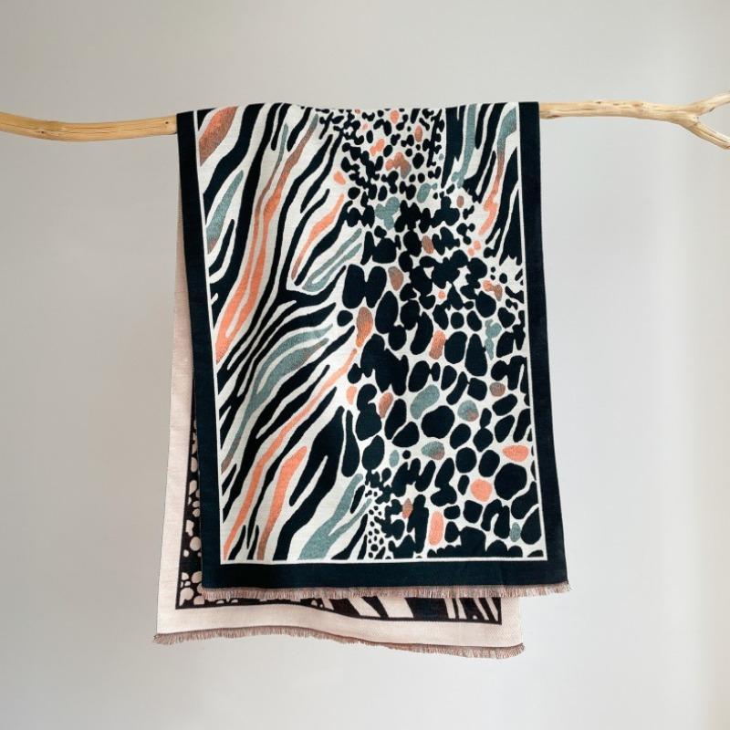 Autumn and Winter Leopard Print Wild Fashion Warm Scarf Unique Personality Sweet Cool Wind Women Imitation Cashmere Air Conditioner Shawl Scarf