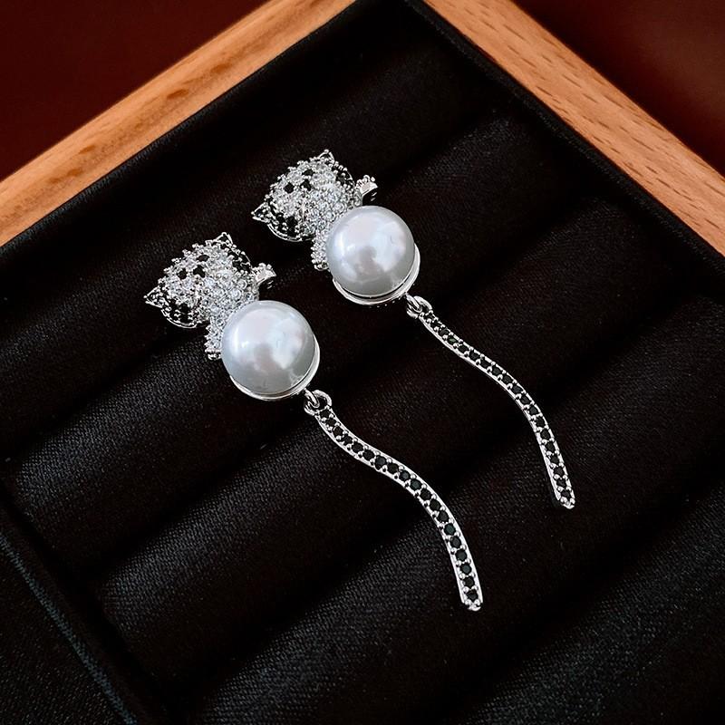 Silver Needle Diamond Pearl C-Shaped Earrings French Retro Premium Temperament Earrings Personality Light Luxury Earrings Women