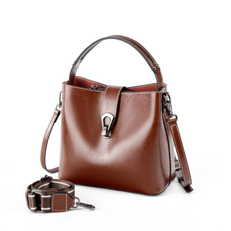 Oil wax leather wide shoulder strap versatile portable large-capacity women's messenger bag new leather bag women's premium bucket bag
