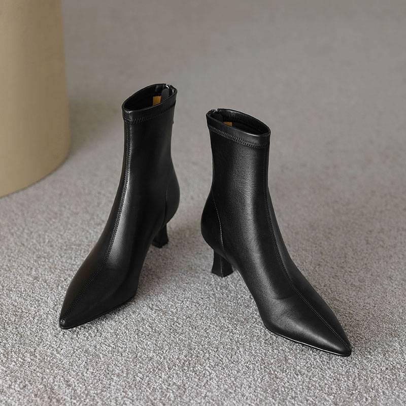 

Жіночі шкіряні черевики-мартін осінь-зима однотонні з гострим носком універсальні на середньому каблуці великого розміру шкіряні черевики на тонкому каблуці нові черевики середньої висоти жіночі 34